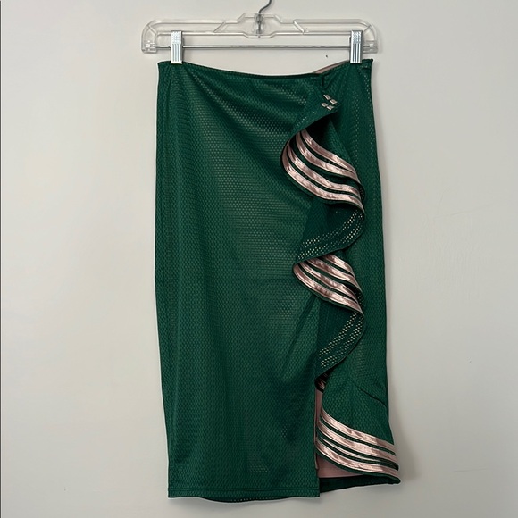 Green‎ Asymmetrical Ruffled Midi Skirt - Picture 1 of 5